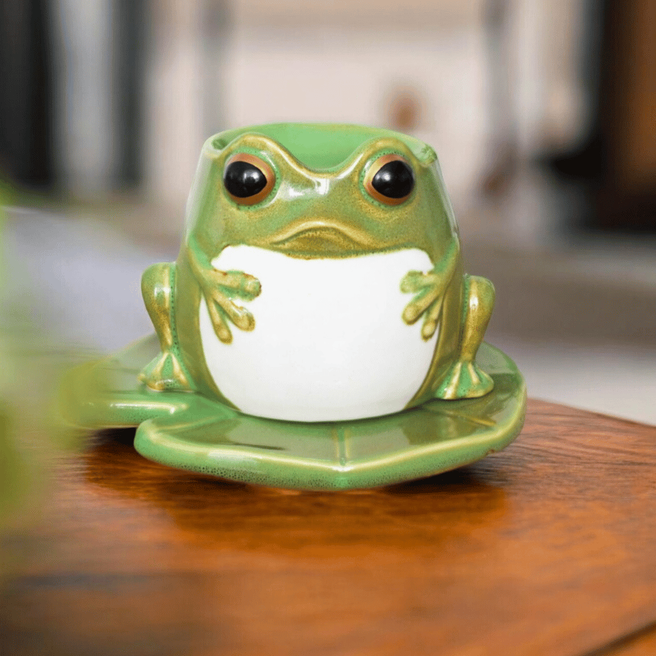 Frosch-Duftlampe auf Seerosenblatt – Keramik für ätherische Öle – ZauberMerch