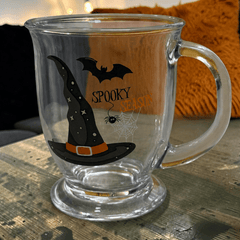 Spooky Season Hexenhut Tasse aus Glas