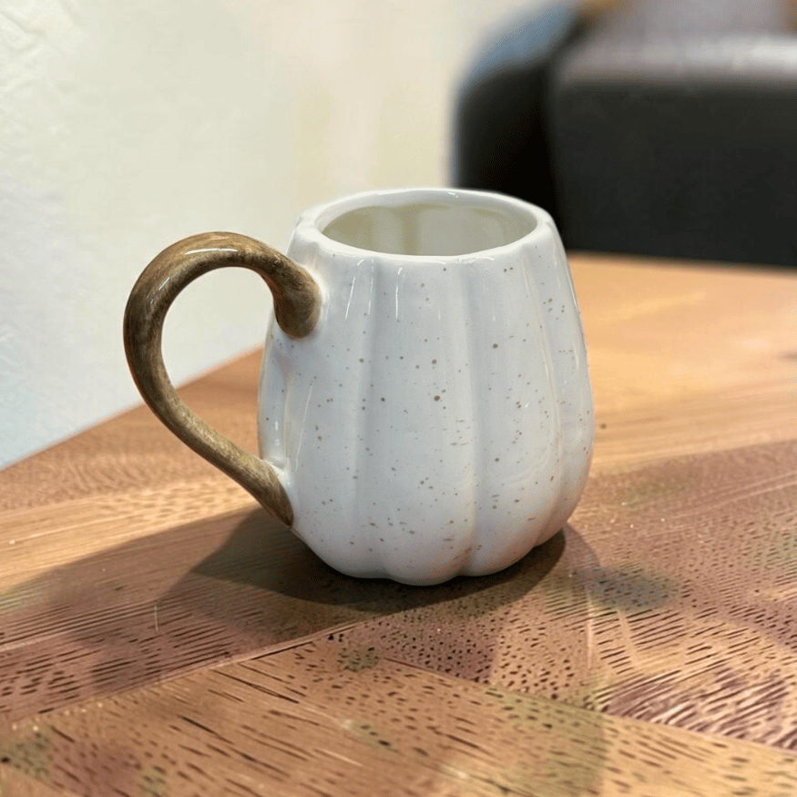 Pumpkin Forest Keramiktasse mit Eichhörnchen – Kürbis Tasse