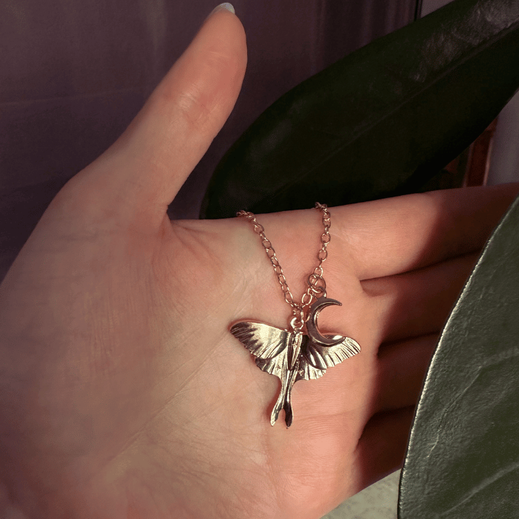 Mond Motte - Halskette mit Karte