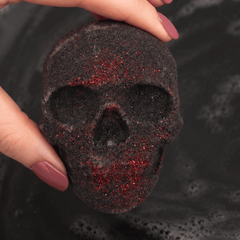 Halloween Badebombe Totenkopf – Schwarze Spooky Badebombe