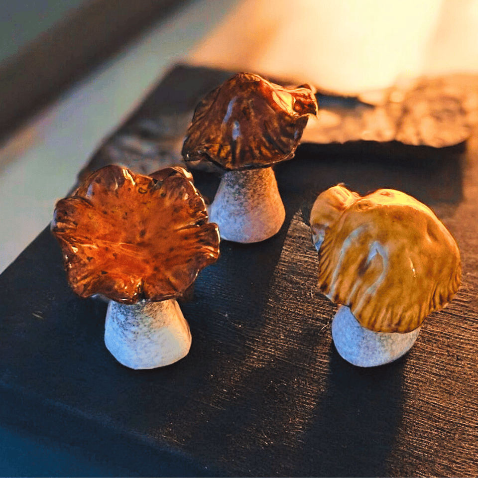 Kleine Hexen Pilze aus Keramik – 3er Set mystischen Waldfarben