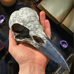 Raben Totenkopf Figur – Gothic Deko mit Poe-Gravur