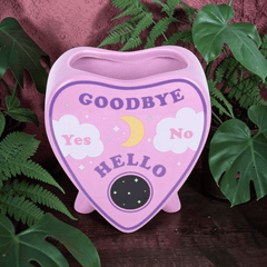 Pastell Planchette-Vase mit Talking-Board-Design