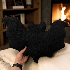 Kuscheliges Fledermaus Kissen aus Teddyplüsch