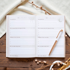 Luna Motte Daily Reflection Journal – A5 Tagesjournal für deine Notizen