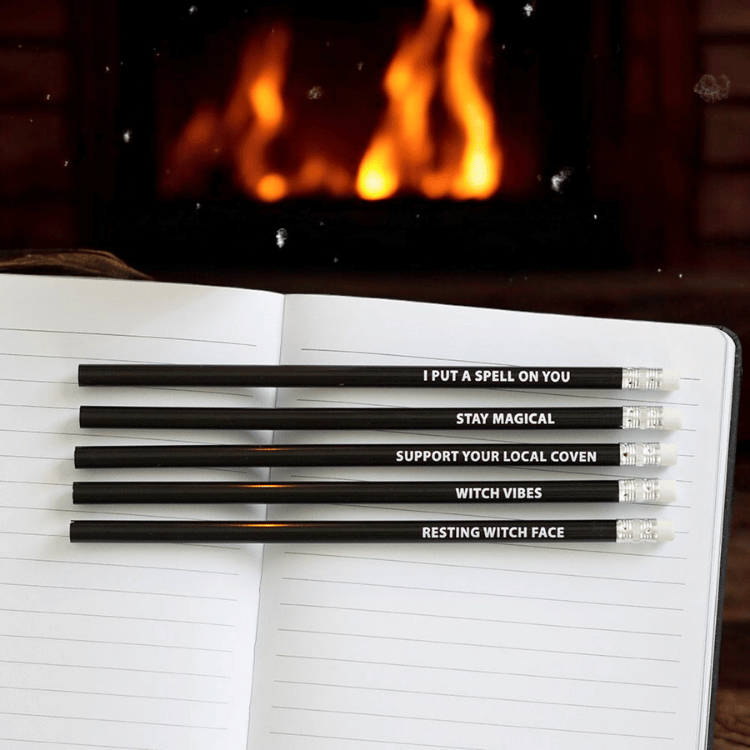 Bleistifte mit Witchy-Sprüchen – 5er Set für Notizen & Journaling