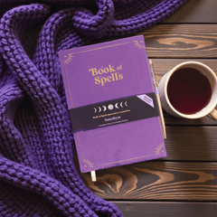 Book of Spells Journal mit Amethyst-Stift – liniertes Notizbuch A5
