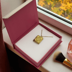 Buch-Medaillon Kette in Geschenkbox – Bookish Locket für Leserherzen