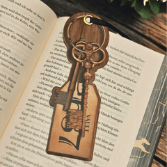 Bücherwurm Lesezeichen by if – Magische Motive