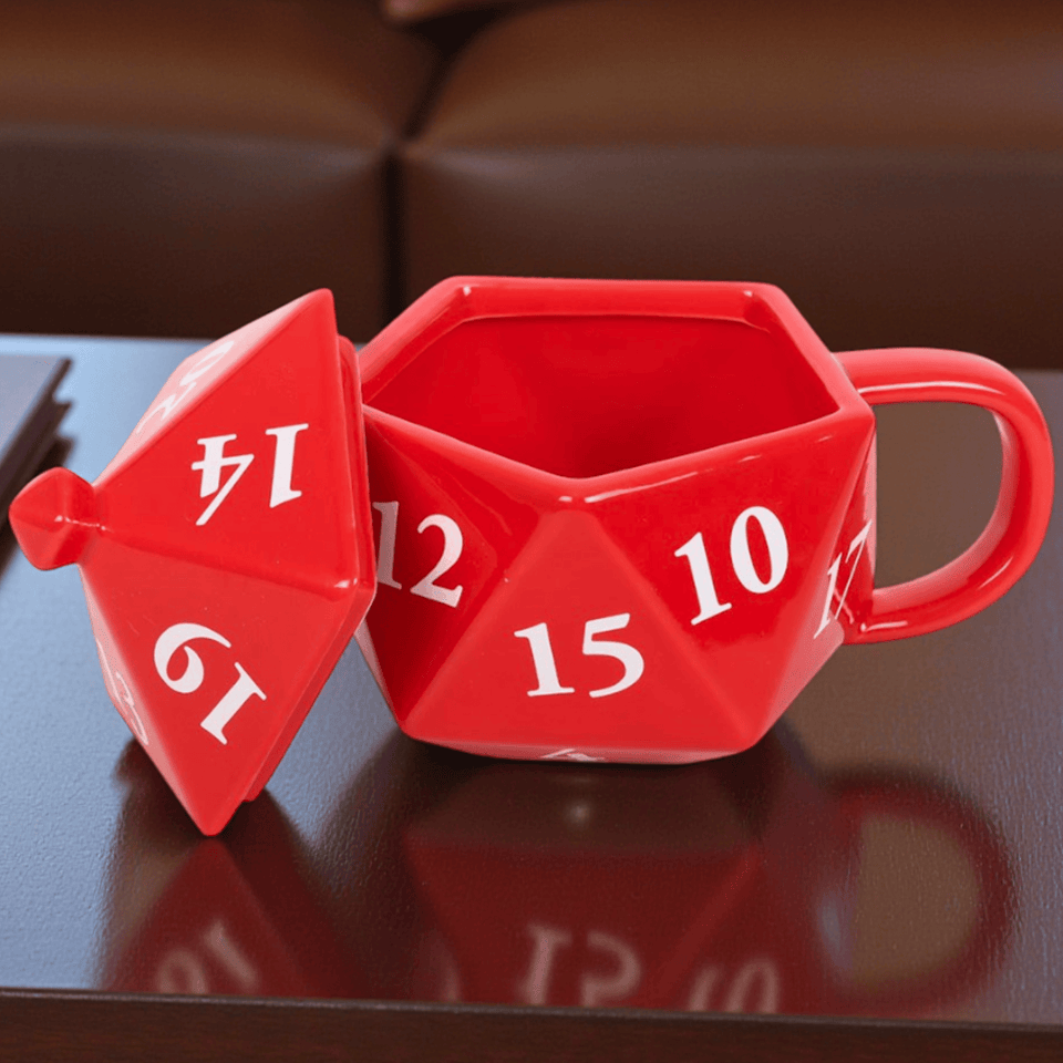D20 Würfel Tasse 500 ml – Keramik mit Deckel | Gaming Becher