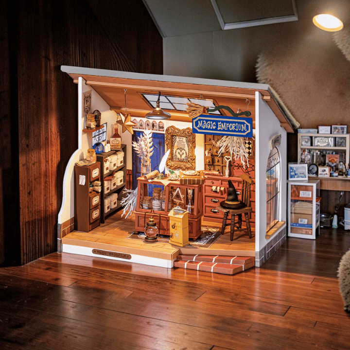 Kikis Zauberladen Book Nook Bausatz mit LED