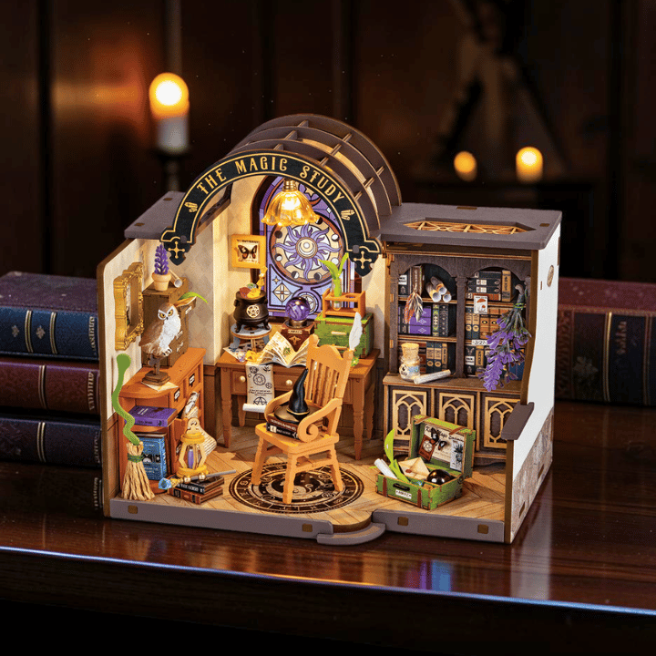 The Magic Study Book Nook Bausatz mit LED