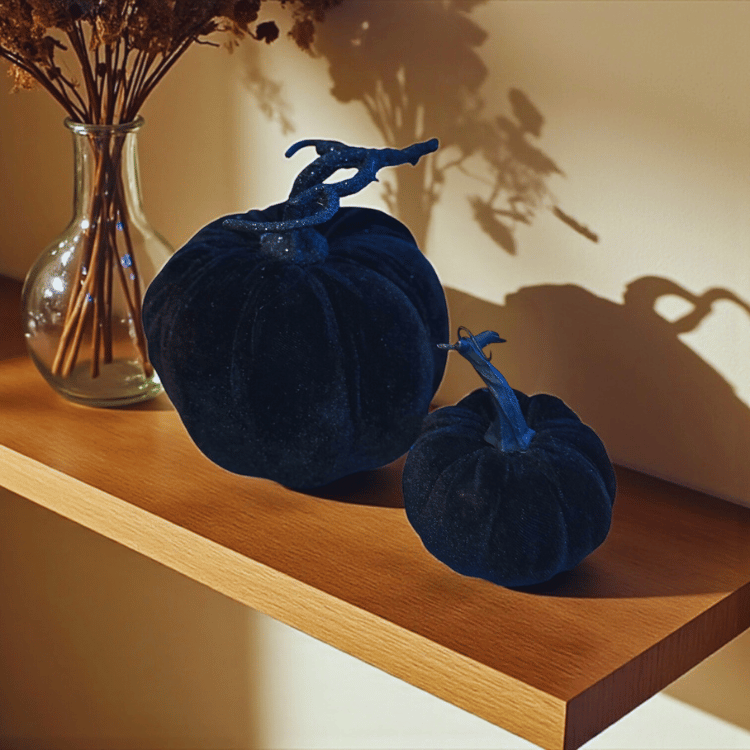 Deko Kürbis Samt Schwarz oder Orange – Herbst & Halloween Dekoration - schwarz - klein
