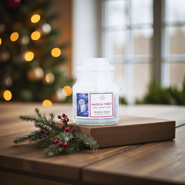 Duftkerze Magical Forest – 113g Sojawachs (Purple River)
