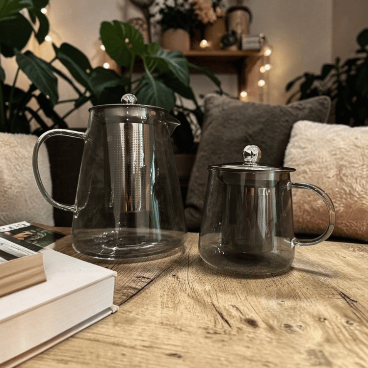 Filigrane Glas-Teekanne mit Edelstahlsieb - Extra fein