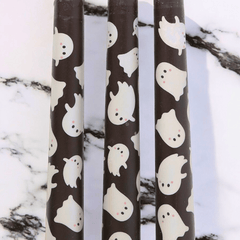 Schwarze Geister-Stabkerzen (3er-Set) mit süßen Gespenstern