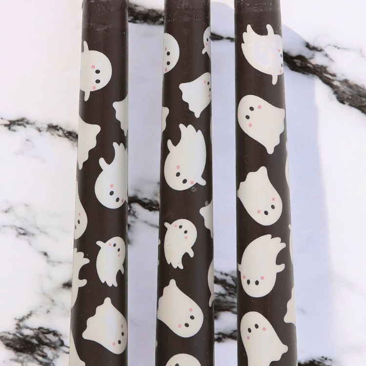 Schwarze Geister-Stabkerzen (3er-Set) mit süßen Gespenstern