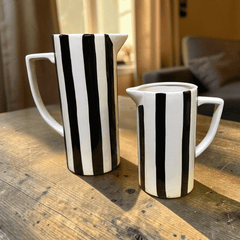 Gestreifte Dolomit Vase – Schwarz Weiße Krugvase