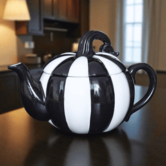 Gestreifte Kürbis Teekanne – Schwarz-weißes Spooky Design