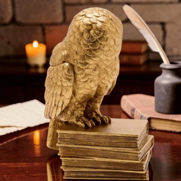 Harry Potter Figur Hedwig – Goldene Eulen-Figur mit Hogwarts-Design