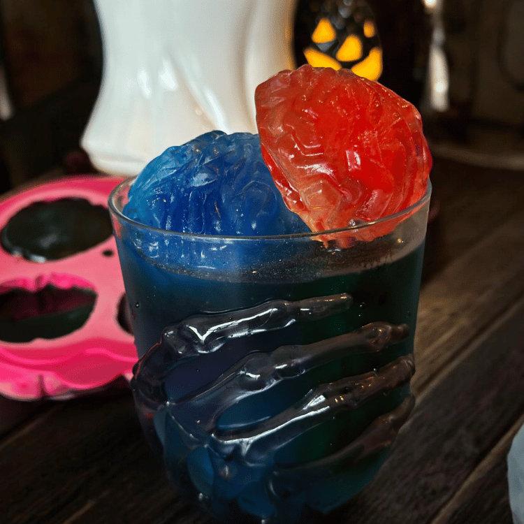 Gruselige Silikonform für Halloween – Gehirn, Grabstein & Totenkopf-Motive