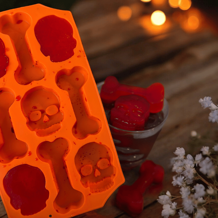 Gruselige Silikonform für Halloween – Gehirn, Grabstein & Totenkopf-Motive