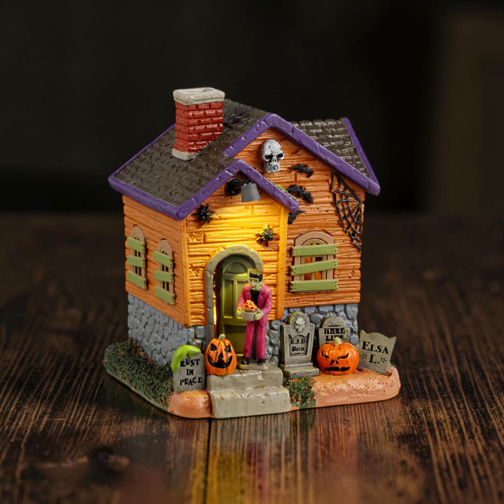 Frank’s Treats – Frankenstein Haus Halloween Regal Deko Szene