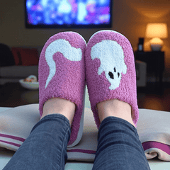 Halloween Hausschuhe Rosa mit Geister Motiv – Flauschige Plüsch Slipper