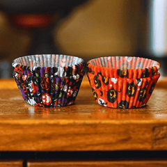 Halloween Muffinförmchen – 50 Stück, 2 Designs (Kürbis & Monster)