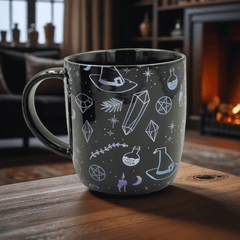 Hexentasse Crystal Witch – Schwarze Tasse mit Kristallprint