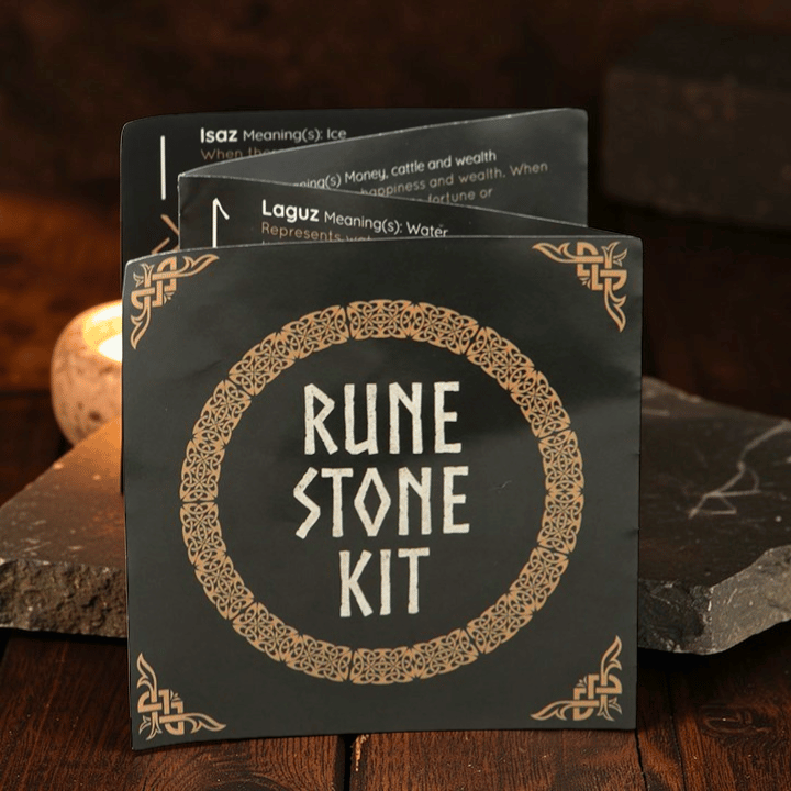 Runensteine Set aus schwarzem Onyx – 25 Viking Runen für Orakel und Deko