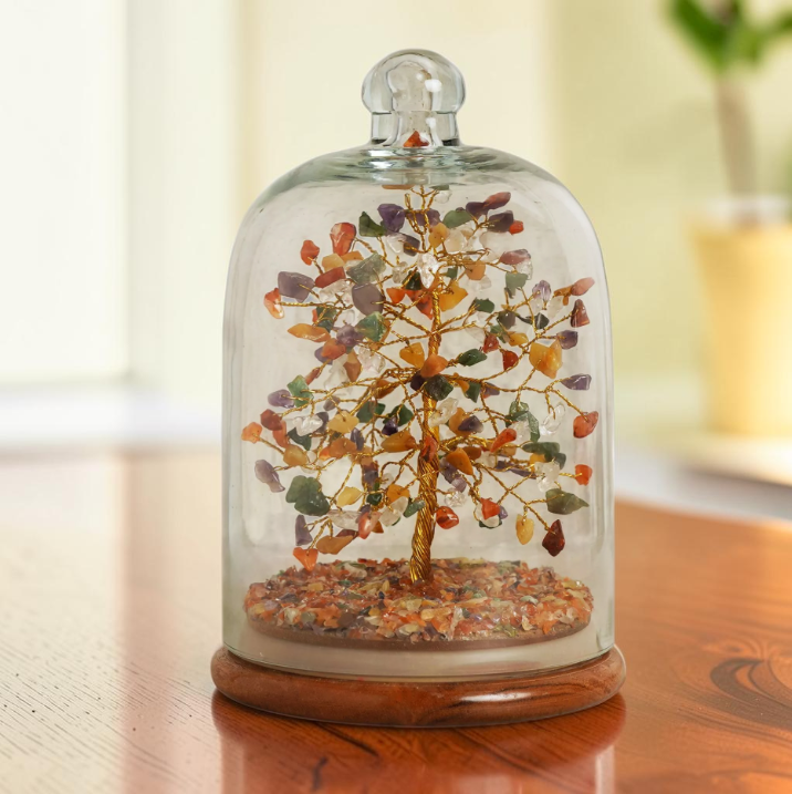 Kristallbaum mit Ritual-Charakter mit Glasglocke