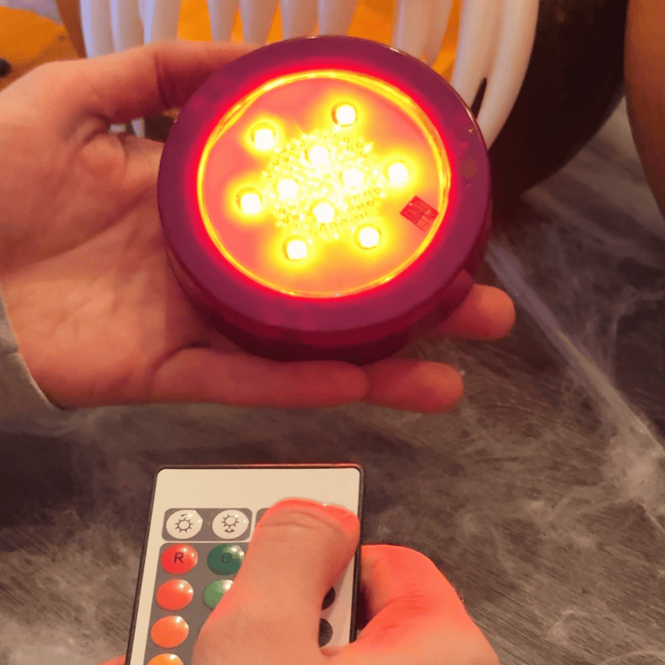 Deluxe Pumpkin Light mit Fernbedienung – 15 Farben & Timer für Halloween-Kürbisse