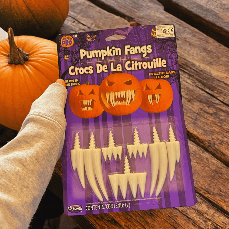 Leuchtende Kürbis Zähne – Spooky Optik für Halloween-Kürbisse