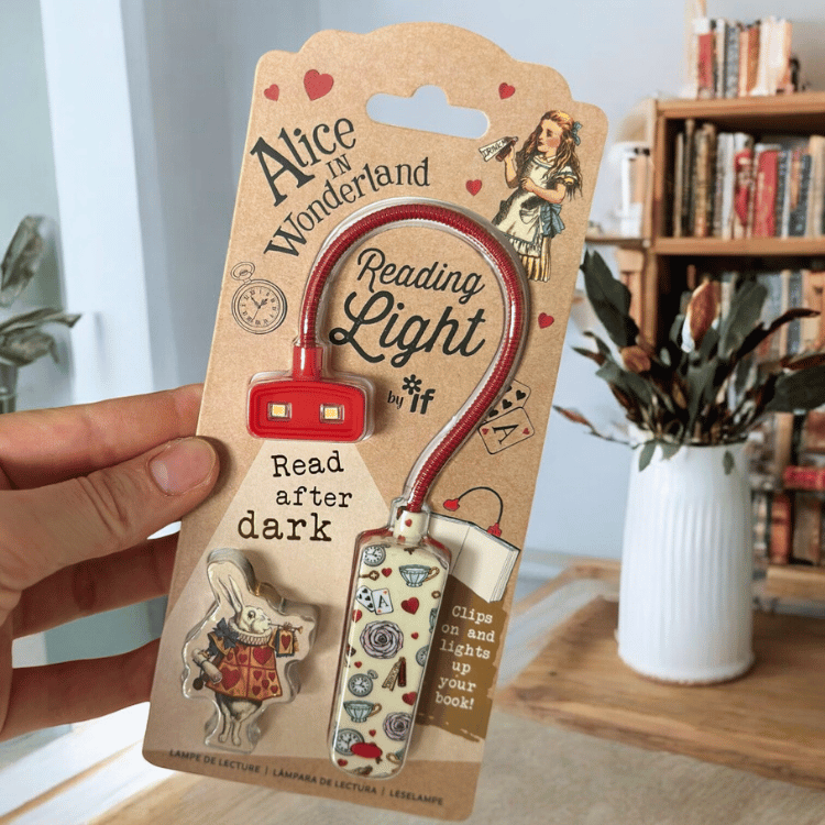 Leselampe Alice – Buchlampe im Fantasy-Stil