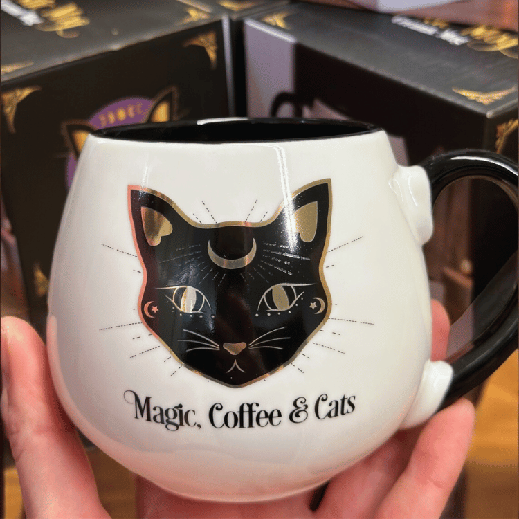 Magie, Kaffee & Katzen – Runde Tasse