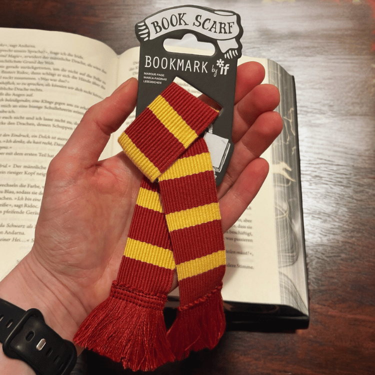 Magischer Lesezeichen-Schal