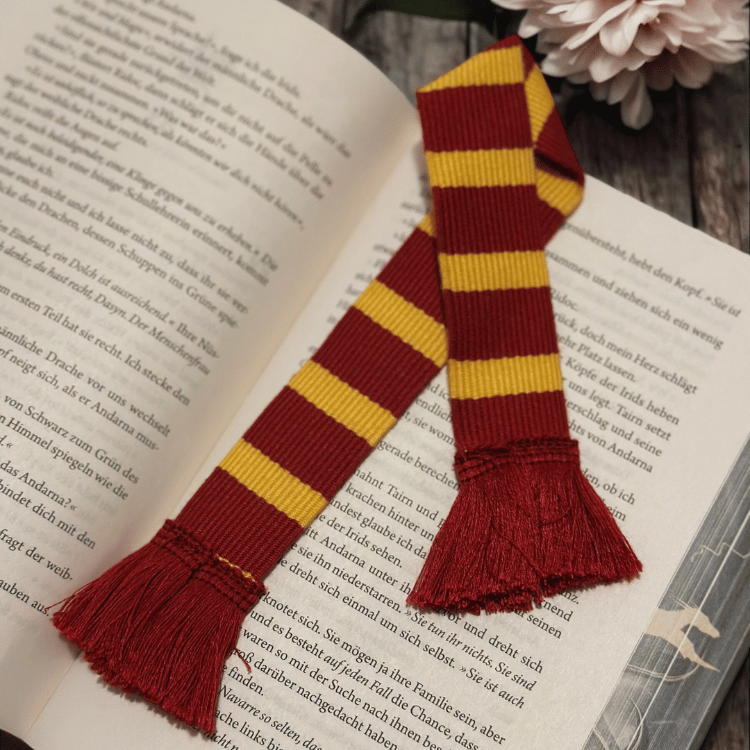 Magischer Lesezeichen-Schal