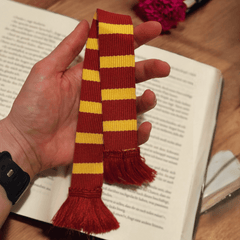 Magischer Lesezeichen-Schal