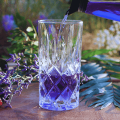 Magisches Kristallglas für Eistee