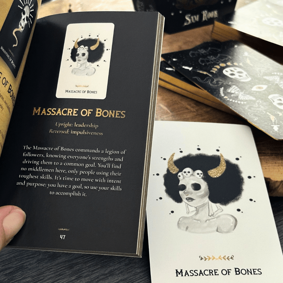 The Macabre Tarot – Tarotkarten Deck in Sargform für Dark Aesthetic Fans (Englisch)