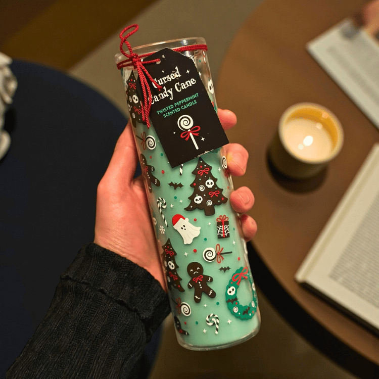 Merry Creepmas XL Kerze – Festliche Duftkerze mit Twist