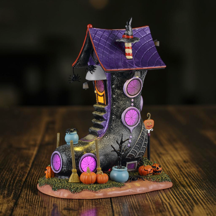 Spiderweb Manor – Beleuchteter Hexenstiefel Spooky Regal Deko
