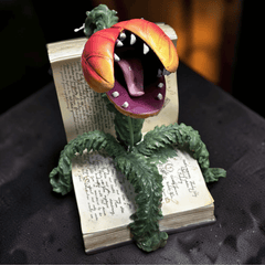 Monsterpflanze im Zauberbuch Halloween Deko