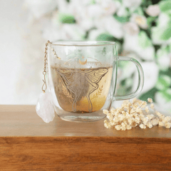 Mottentasse aus doppelwandigen Glas mit Teesieb & Kristall