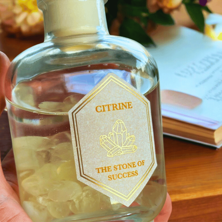 Magischer Raumduft mit Kristall – mystischer Diffuser für Witchy Atmosphäre