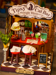 Tipsy Cat Bar Miniatur Bausatz mit schlafender Katze