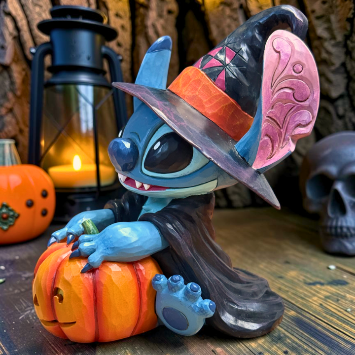 Disney Stitch als kleine Hexe mit Kürbislaterne