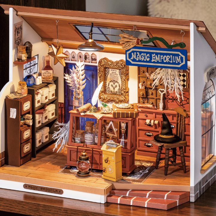 Kikis Zauberladen Book Nook Bausatz mit LED